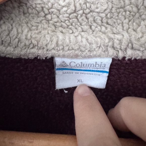 Columbia maroon sweater knit zip up
jacket with sherpa collar Size XL - Picture 4 of 7